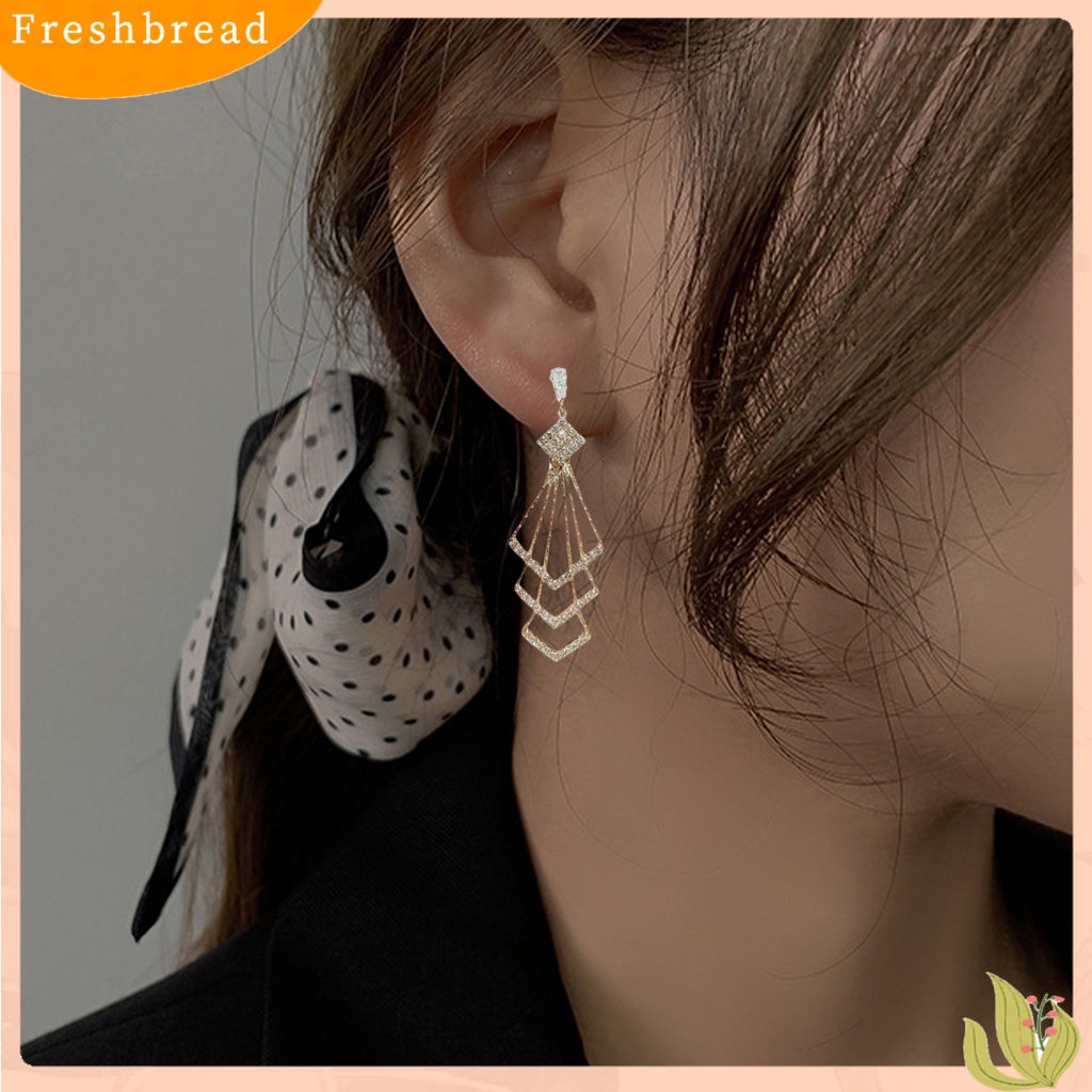 &lt; Freshbread &gt; Wanita Drop Earrings Tiga Lapis Berlian Imitasi Mengkilap Bentuk Belah Ketupat Anting Gantung Aksesori Perempuan