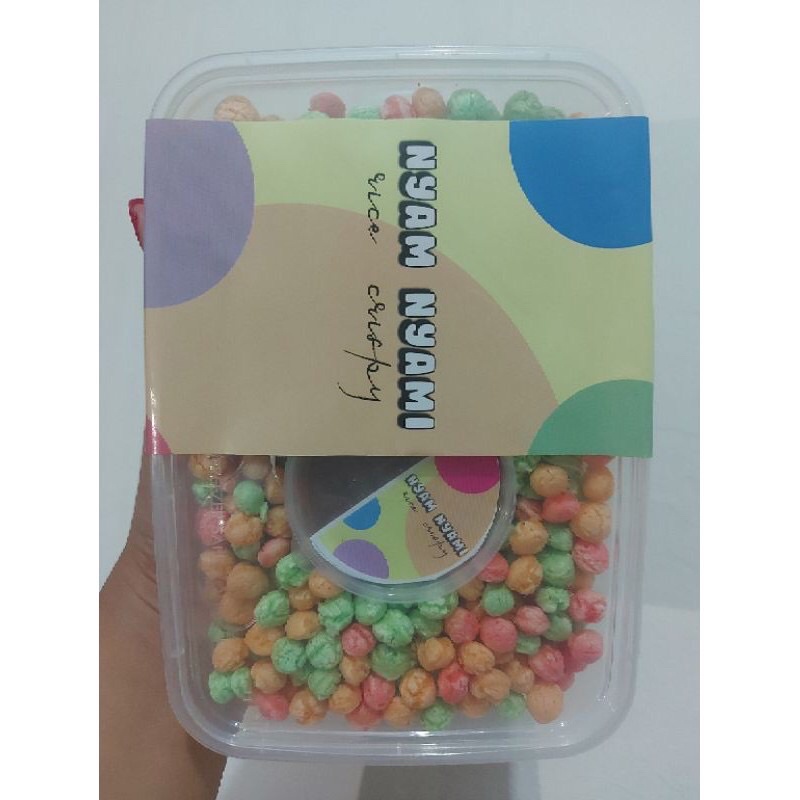 

Rice Crispy / Nyam nyami / Nyam Nyam / Rice Ball / Nyam nyam box / Jajanan jadul / Snack / Nyamnyam / Sereal Snack / Crispy rice / RiceCrispy / Rice Crispy kiloan / Coklat / Strawberry / nutela / Nutella / Green tea / Tiramisu / Tiramisue