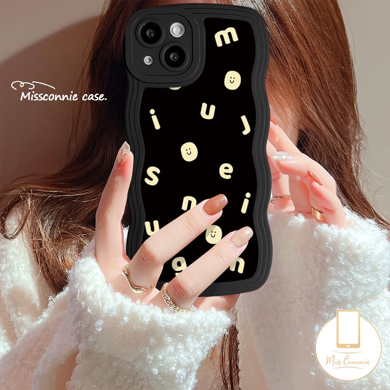 Casing Untuk Realme C55 C12 C53 C15 C25Y C11 C21Y C33 C35 C20 5 10 9i 6i 8Pro 7 9 Pro+ 7i 8 5s 8i 5i C25 C30 C25s C3 C2 C17 C20A Simple Kartun Alphabet Smile Couple Wavy Edge Sarung