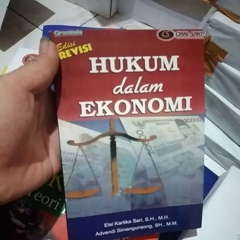 

hukum dalam ekonomi edisi revisi elsi kartika