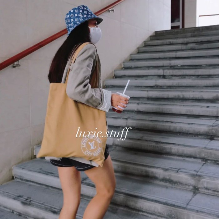 

TERMURAH Luxie Stuff - City Guide Tote Bag