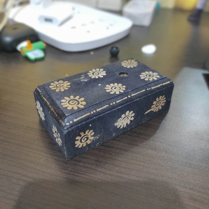 Kayu Batik Dudukan Wayang Tatakan Supaya Wayang Bisa Berdiri