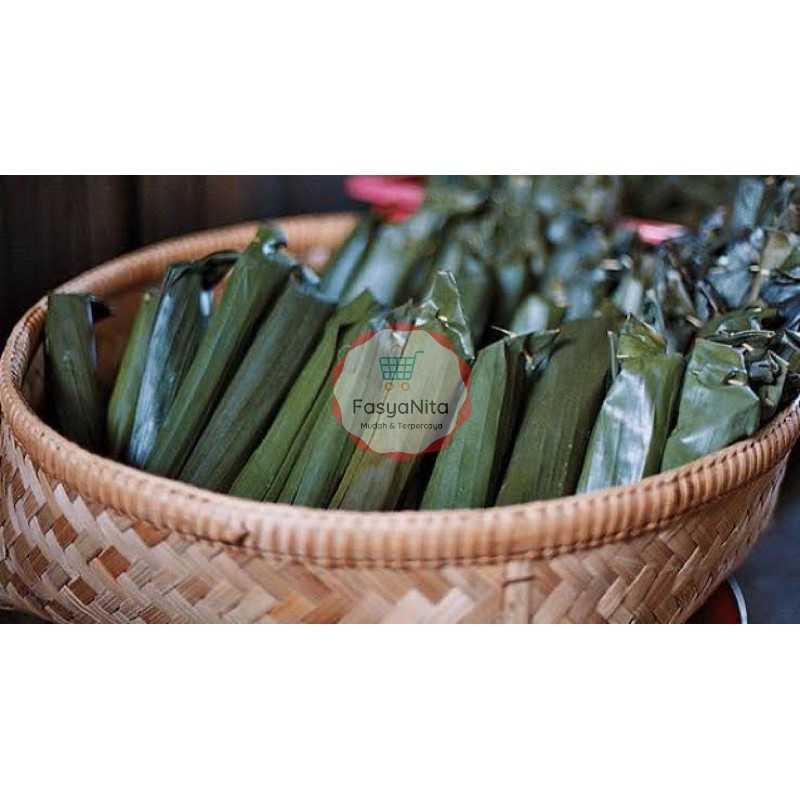 

LONTONG DAUN PISANG 1 pcs / Ketupat Matang