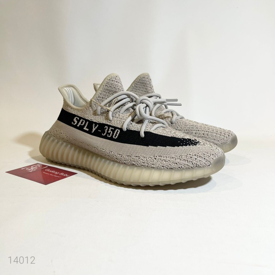 Sneakers Yeezy Boost 350 V2 Core Slate Black Bone Grey Sepatu SKU9