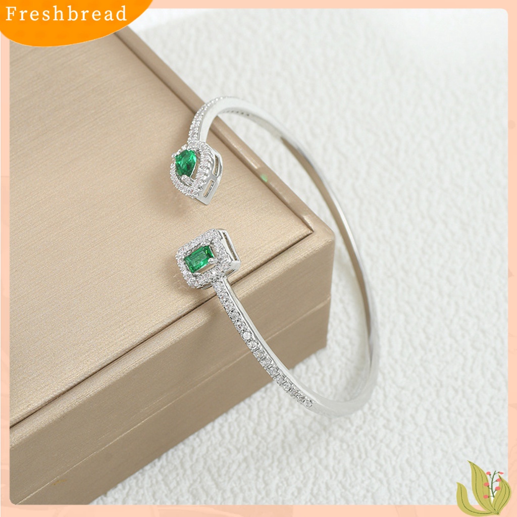 &lt; Freshbread &gt; Wanita Bangle Pembukaan Adjustable Faux Emerald Elegan Hypoallergenic Berlian Imitasi Tertanam Perempuan Bangle Fashion Perhiasan