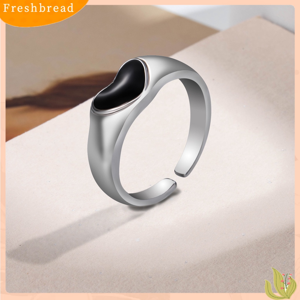 &lt; Freshbread &gt; 2Pcs Cincin Pasangan Berongga Berlapis Jantung Perhiasan Pembukaan Cincin Jari Yang Dapat Disesuaikan Hadiah Hari Kasih Sayang