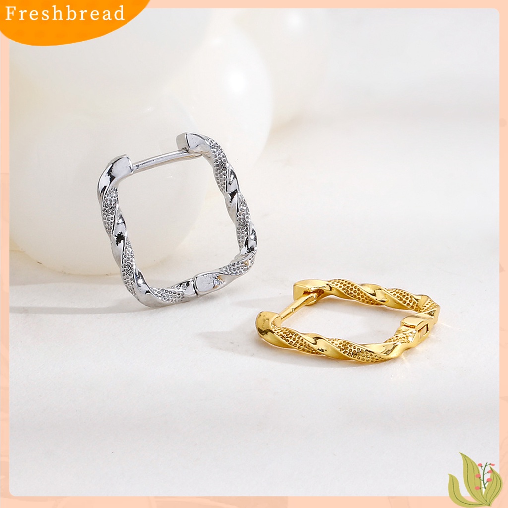 &lt; Freshbread &gt; 1Pc Wanita Anting Persegi Geometris Warna Emas/Perak Keren Hadiah Mini Mungil Logam Memutar Ladies Earring Fashion Jewelry