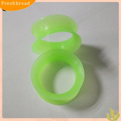 &lt; Freshbread &gt; 2pcs Silikon Lembut Telinga Terowongan Daging Plug Tandu Piercing Gauge Earrings