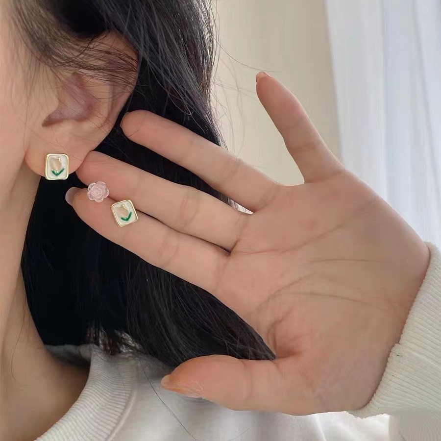 Anting Mutiara Tulip Musim Semi Dan Musim Panas Set Tiga Potong2023Pasangan Baru Anting Kecil Dan Indah Perempuan Wanita