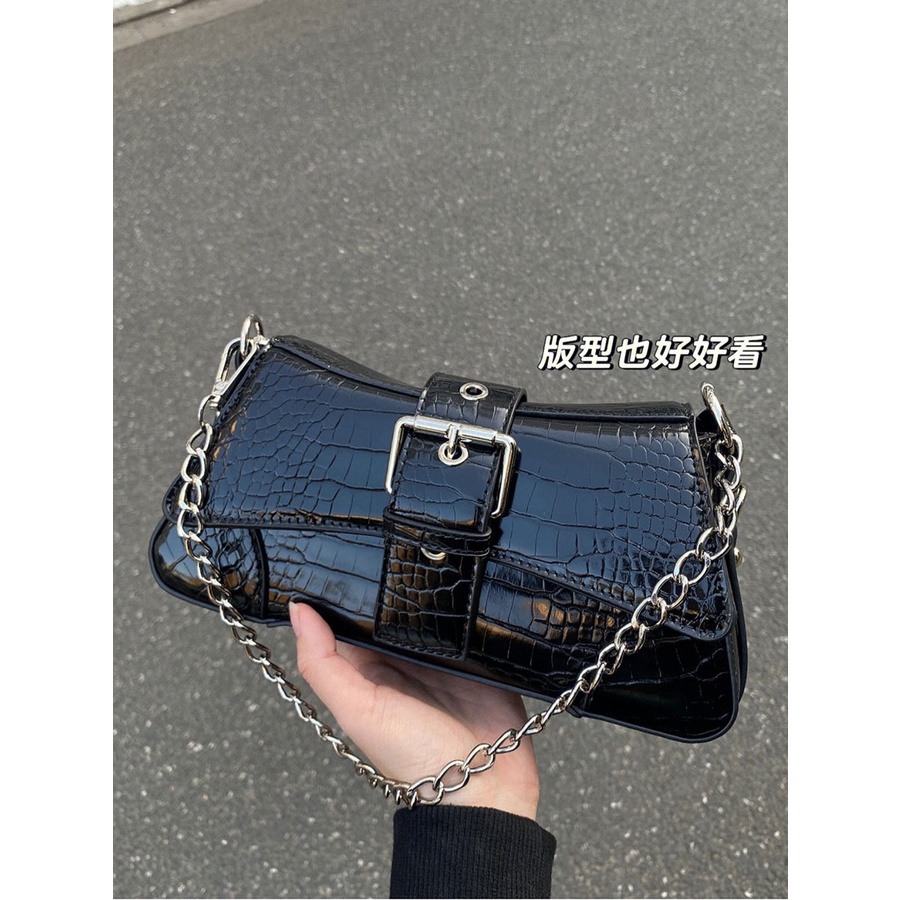 Red Tas wanita 2023 baru hot girl warna solid desain ceruk rantai portabel tas ketiak pola buaya French stick Messenger bag