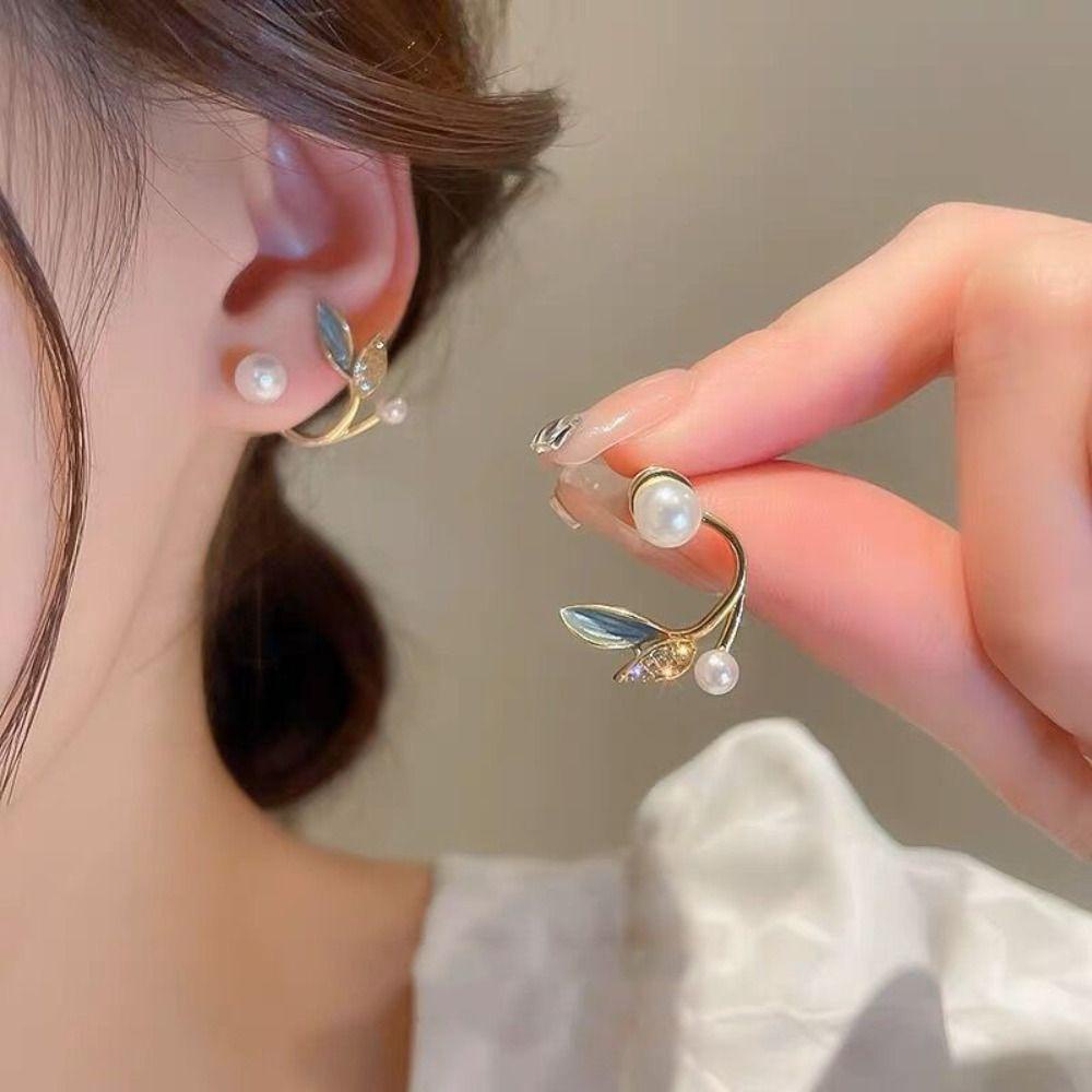 Mxbeauty Anting Gaya Korea Pesta Fashion Ulang Tahun Trendi Bunga Elegan Indah Mengkilap Tulip Berlian Imitasi Perhiasan