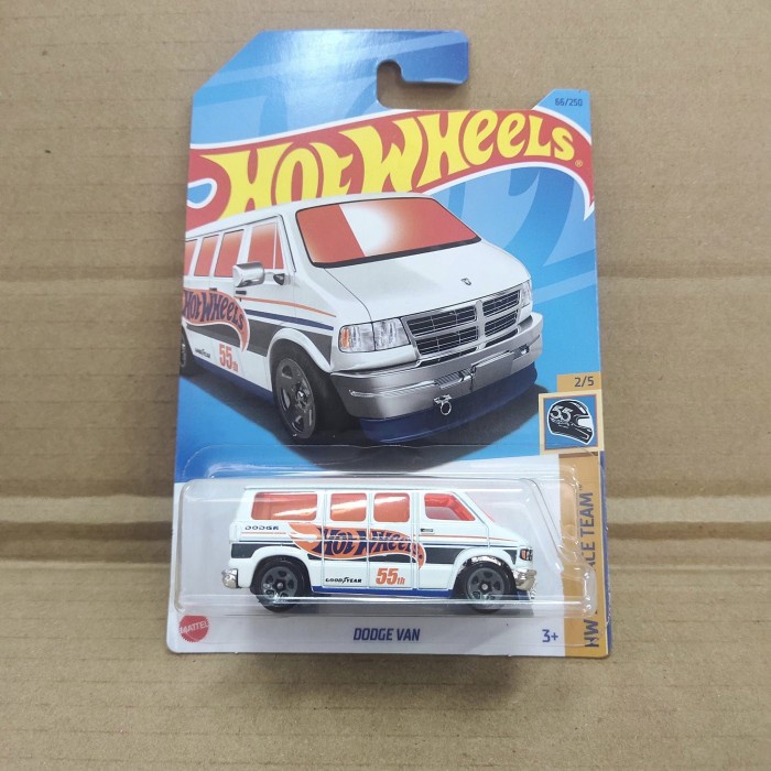 Hotwheels 70 Dodge Van Putih - Lot H 2023