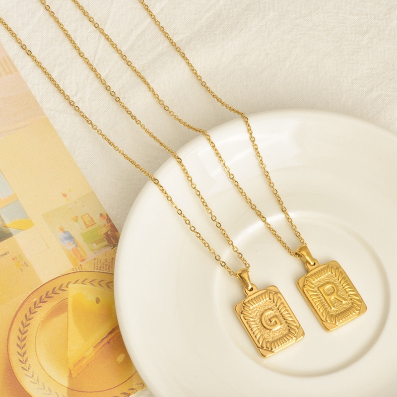 Kalung Huruf Persegi Anti Karat Fashion Kreatif Baja Titanium Huruf Liontin Kalung Wanita Perhiasan Aksesori