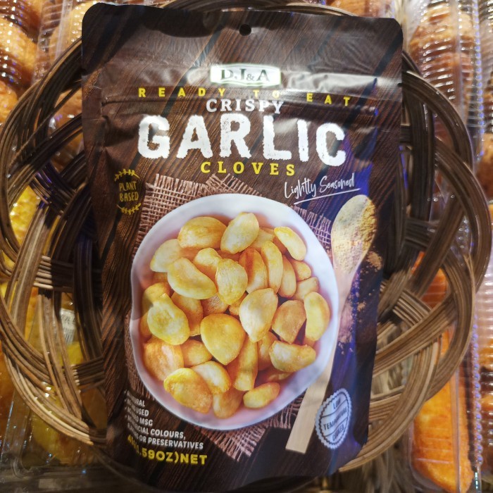 

DJ&A Veggie Crispy Garlic Cloves 45gr