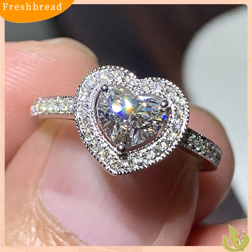 &lt; Freshbread &gt; Cincin Tunangan Berlian Imitasi Zirkon Imitasi Bertatahkan Elektroplating Geometris Mengkilap Dekorasi Perhiasan Cinta Berbentuk Hati Tembaga Wanita Jari Cincin Aksesori Pernikahan