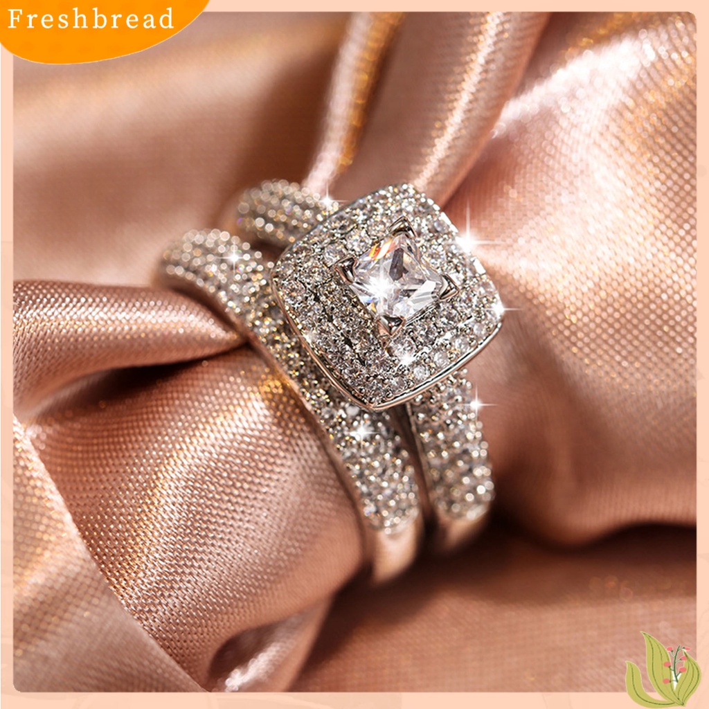 &lt; Freshbread &gt; 2 Pcs Wanita Cincin Mewah Berlapis Mengkilap Persegi Berlian Imitasi Berkilau Berdandan Hadiah Wanita Jari Cincin Perhiasan Pernikahan Aksesori Busana