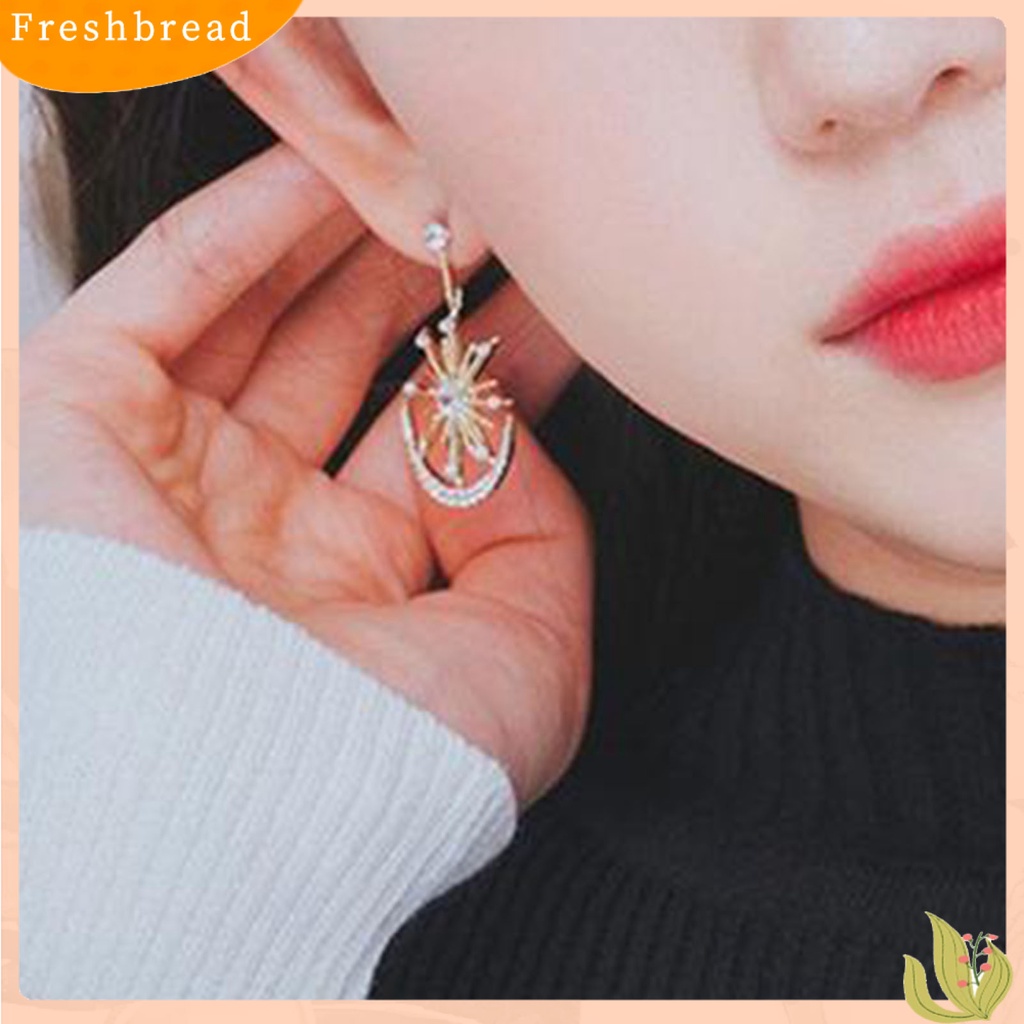 &lt; Freshbread &gt; 1pasang Anting Bulan Bintang Indah Mata-catching Gaya Mudah Cocok Anting Wanita Kasual Untuk Pakaian Sehari-Hari