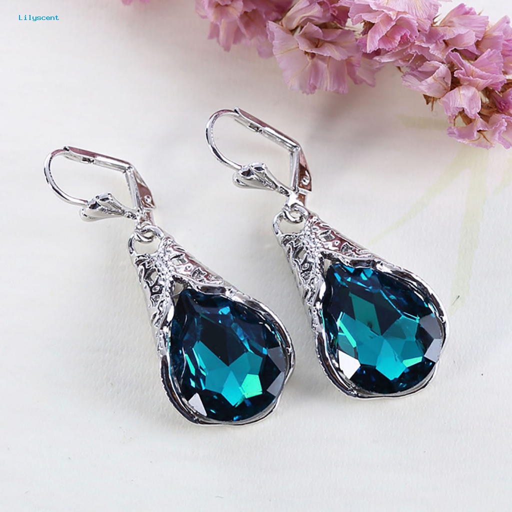 Lilyscent 1pasang Anting Gesper Telinga Minimalis Aksesori Perhiasan Lady Retro Hijau Berlian Imitasi Liontin Anting Bentuk Tetesan Air