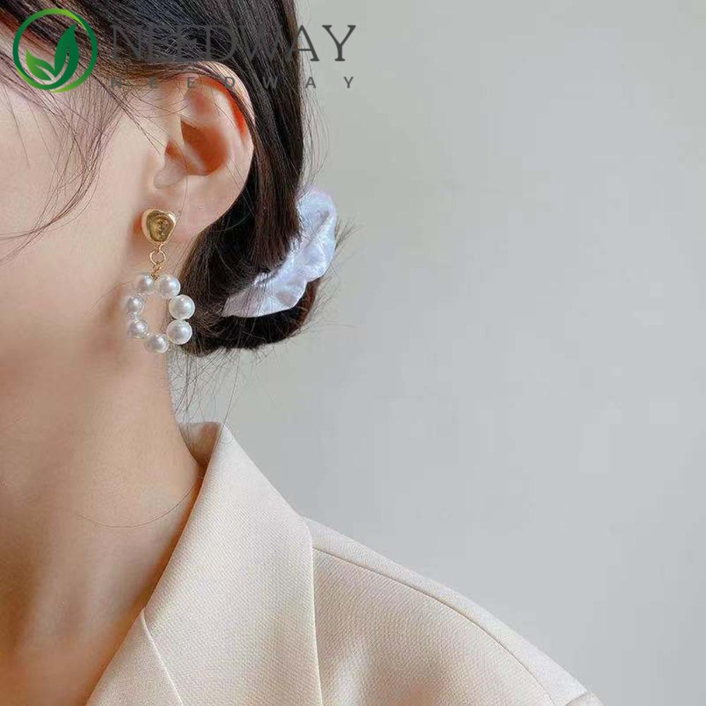 Needway  Wanita Anting Hoop Manis Sederhana Mutiara Aksesoris Perhiasan Fashion Kepribadian Fashion Jewelry