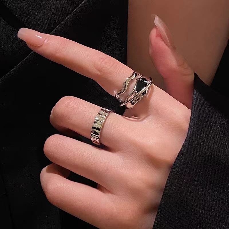 Cincin Setelan Kristal Hitam Geometris Aksesoris Fashion Kepribadian Pasang