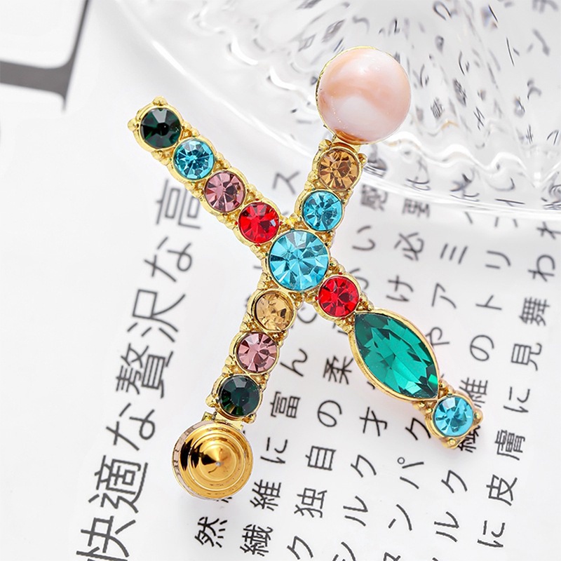 26huruf Berlian Imitasi Bros Alfabet Pin Desain Warna-Warni Fashion Perhiasan Hadiah