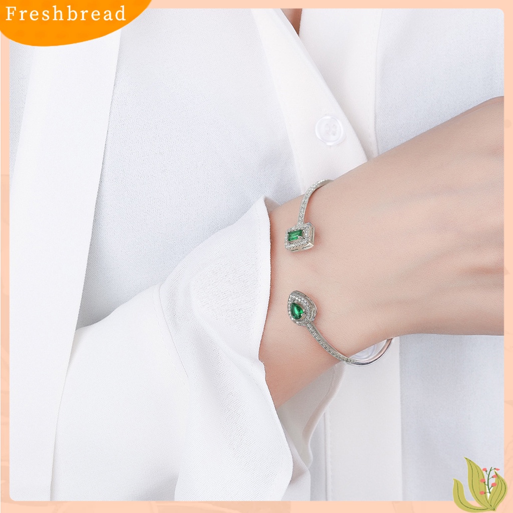 &lt; Freshbread &gt; Wanita Bangle Pembukaan Adjustable Faux Emerald Elegan Hypoallergenic Berlian Imitasi Tertanam Perempuan Bangle Fashion Perhiasan