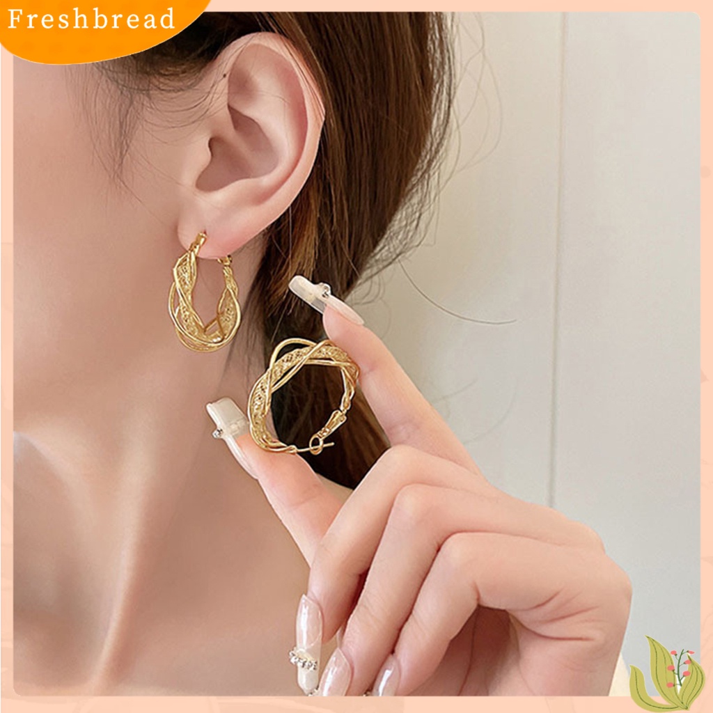 &lt; Freshbread &gt; 1pasang Anting Hoop Besar Geometris Memutar Berongga Logam Lingkaran Anting Perhiasan Fashion