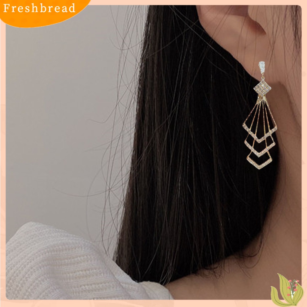 &lt; Freshbread &gt; Wanita Drop Earrings Tiga Lapis Berlian Imitasi Mengkilap Bentuk Belah Ketupat Anting Gantung Aksesori Perempuan