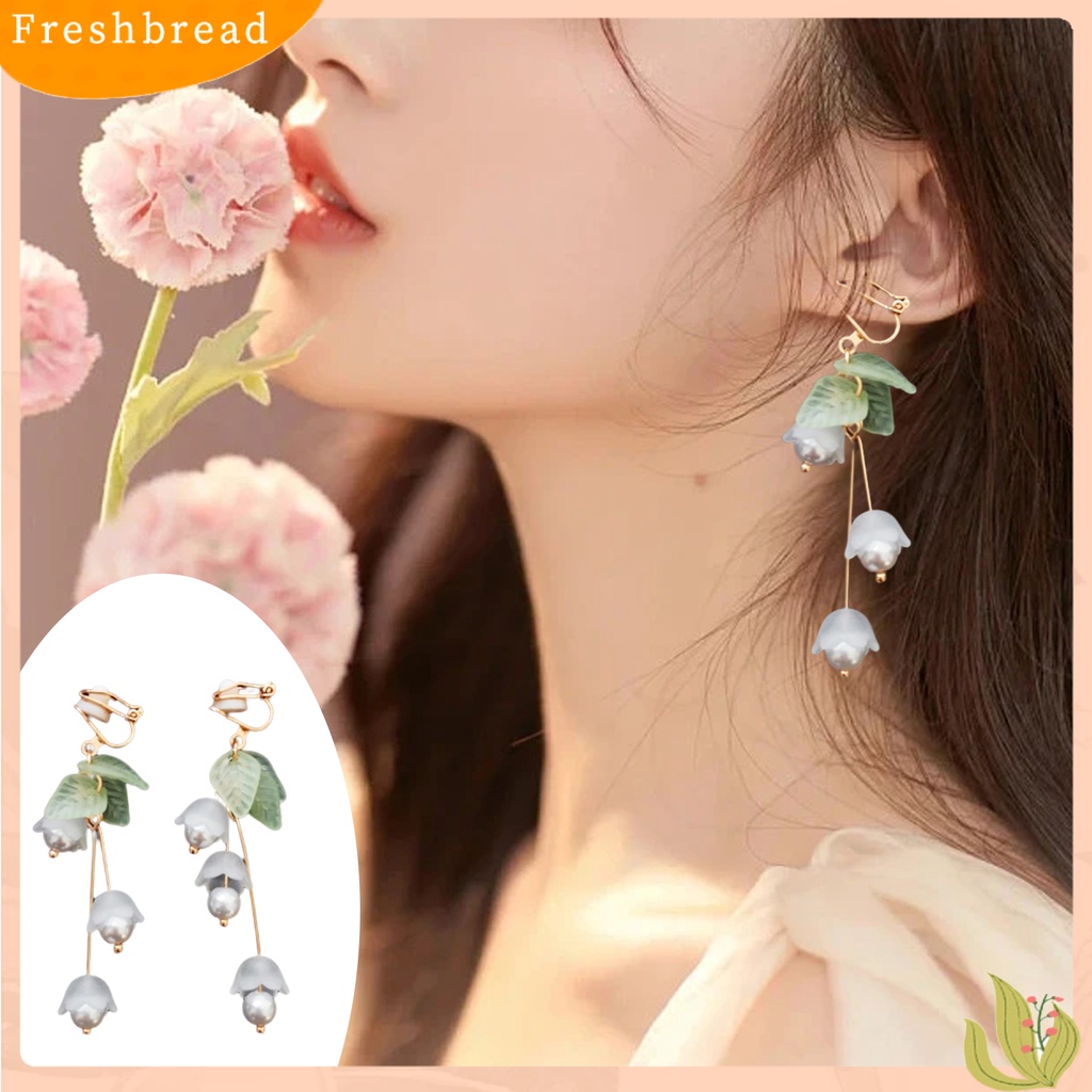 &lt; Freshbread &gt; 1pasang Menjuntai Anting Mori Desain Eye-catching Hias Aestheticisme All-match Perhiasan Hadiah Mutiara Imitasi Dekorasi Lili Valley Bunga Drop Earrings Ear Clip