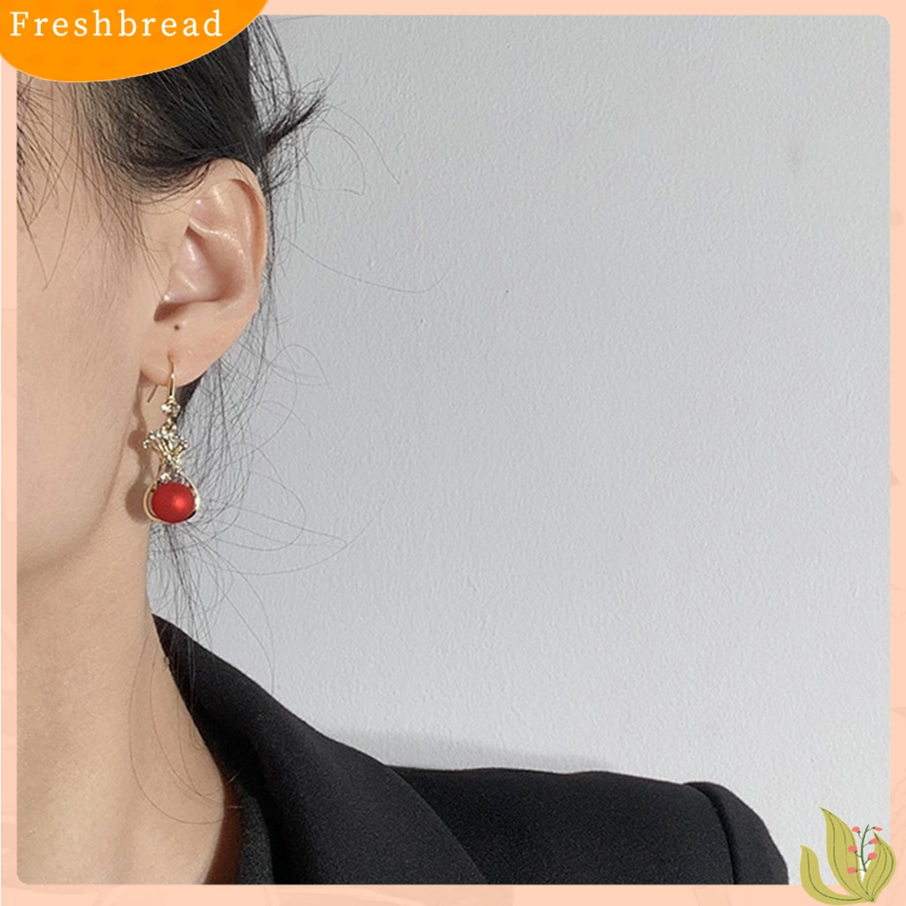 &lt; Freshbread &gt; 1pasang Anting Menjuntai Berlian Imitasi Mengkilap Hias Manik-Manik Berkilau Electroplating Hias Hadiah Wanita Berongga Tas Uang Liontin Anting Perhiasan Fashion Untuk Pacaran