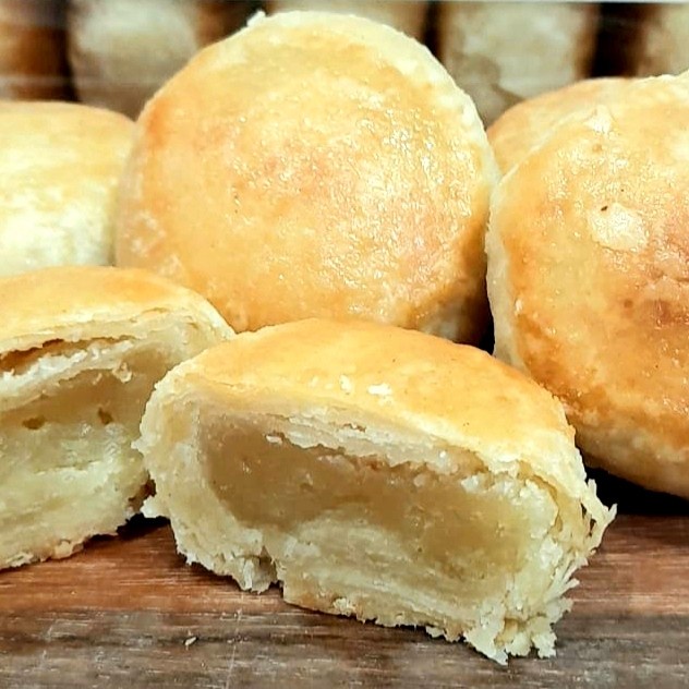 

✨NEW✨ -bakpia kacang ijo hijau tolitolino kue pia enak lezat toples isi 10- 1.1.23