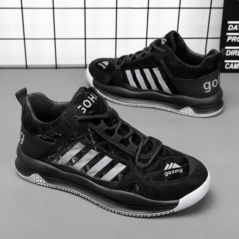 Sepatu sneaker pria Sepatu gaxing pro lembut dan lentur Fashion Sepatu Hitam Pria AD11