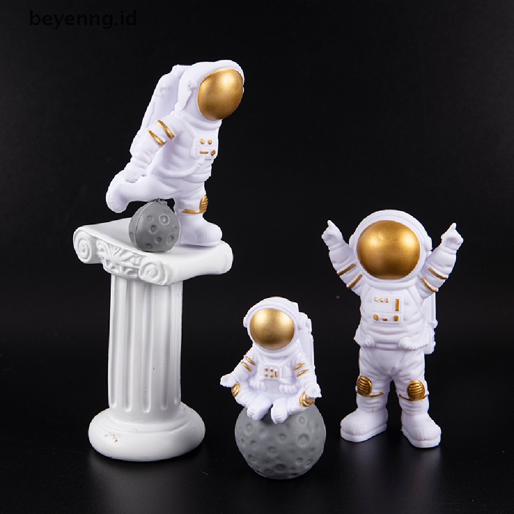 Beyen 3pcs Patung Astronot Patung Plastik Dekorasi Rumah Modern Miniatur Ornamen Meja Kosmosnaut Figure Home Decorative ID