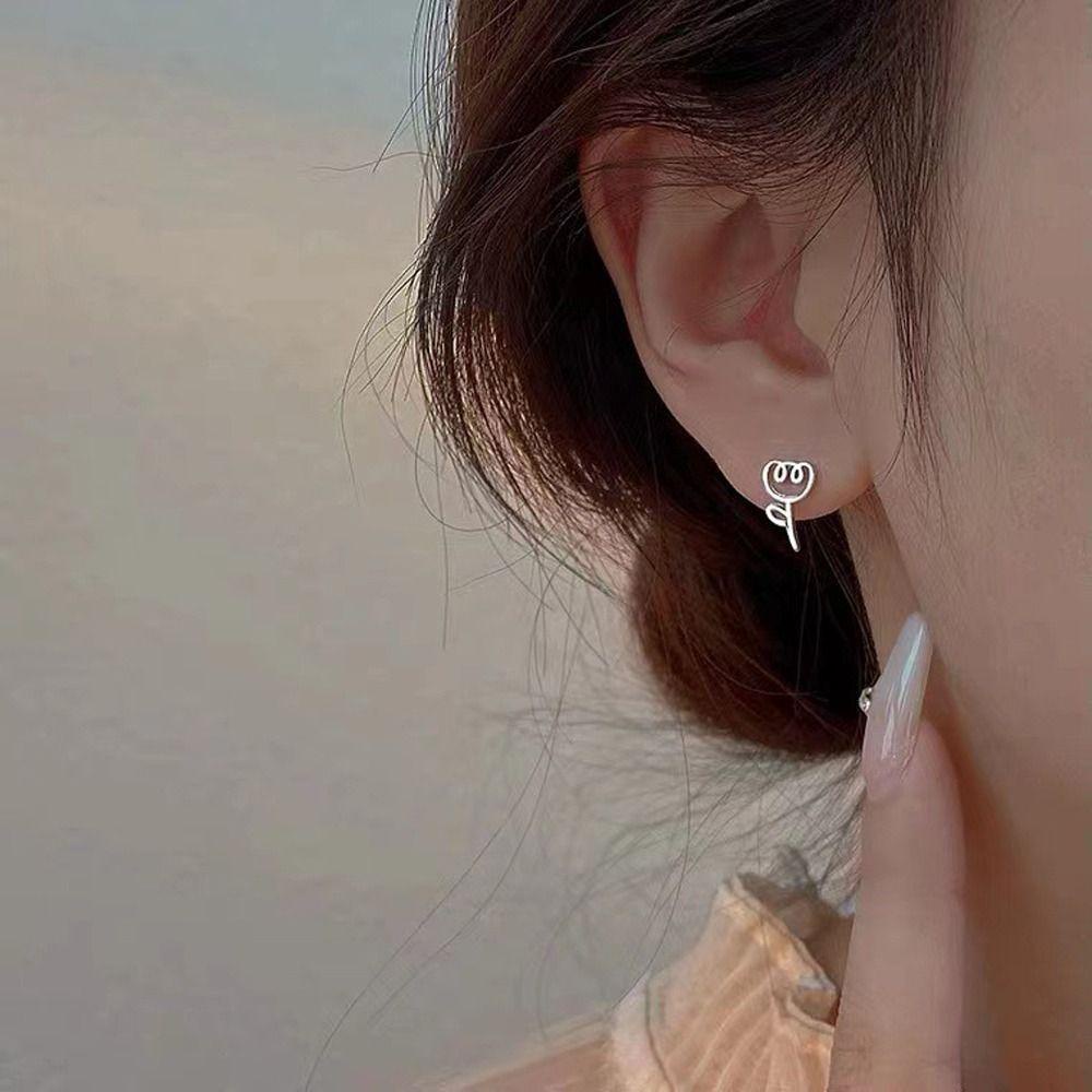 Mxbeauty Wanita Anting Mini Lucu Sederhana Perhiasan Fashion Niche Desain Hadiah Gadis Bunga Tulip Alloy Gaya Korea Earrings