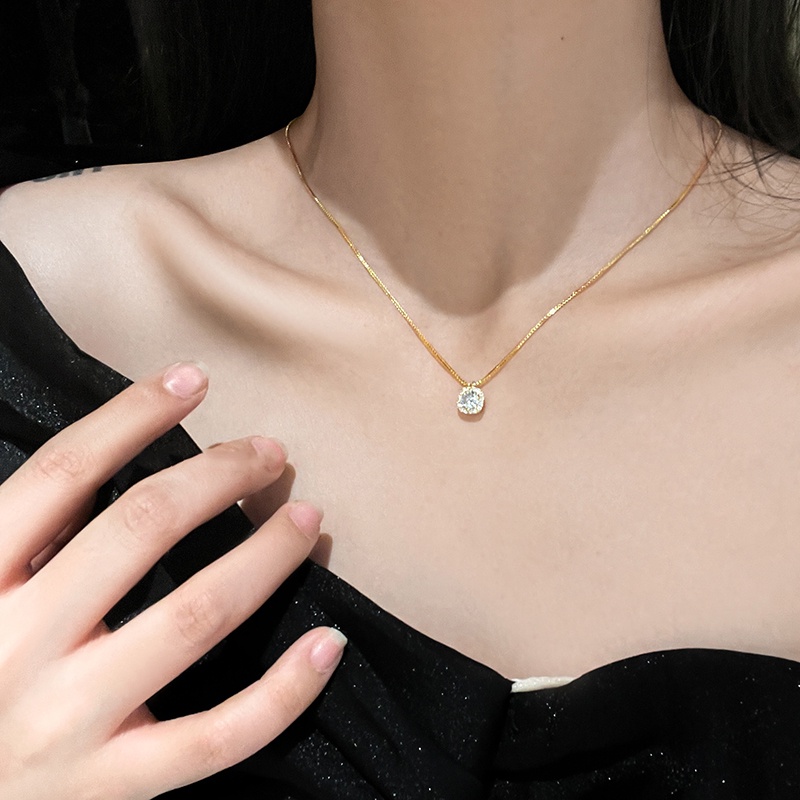 Papaozhu Fined Sparkling Zircon Square Pendant Gold Kalung Untuk Wanita Perempuan Chic Bersinar Kristal Geometris Rantai Tulang Selangka Temperamen Aksesoris Leher