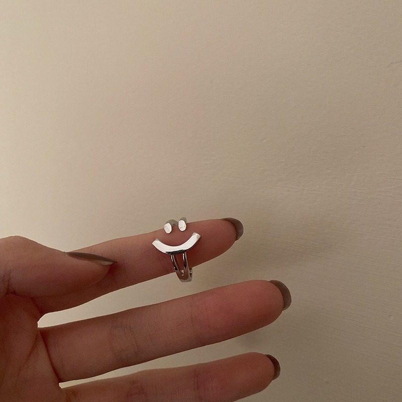 Cincin Desain niche Jepang Dan Korea smiley face Untuk Wanita Dengan Kepribadian Yang Dingin Dan Acuh Tak Peduli, Cincin Jari Telunjuk Terbuka Pelangsing, Cincin high-end