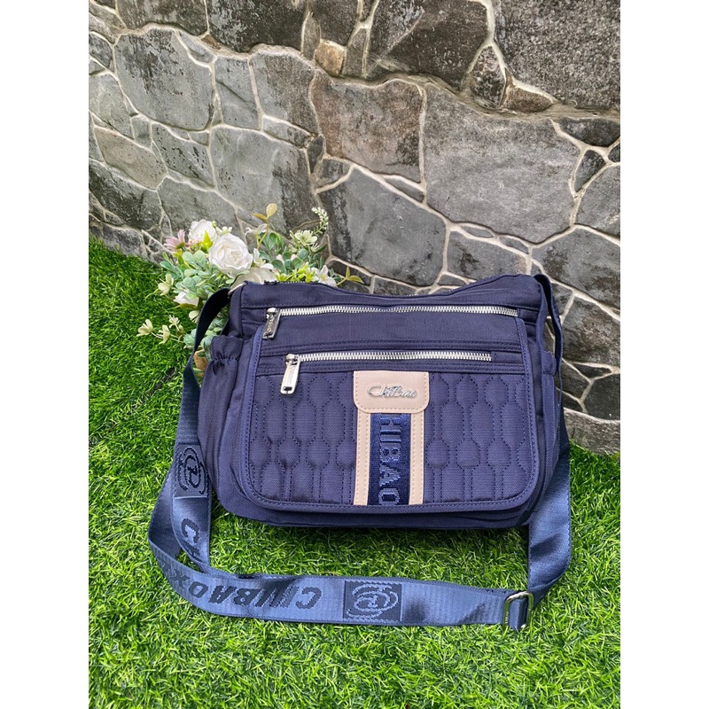 Tas Selempang Chibao 192-22-C kulit paling baru cantik bordirnya kombinasi kulit. Tas Wanita Import Tas Chibao Import BEST SELLER TERBARU BISA BAYAR DITEMPAT.!!!!