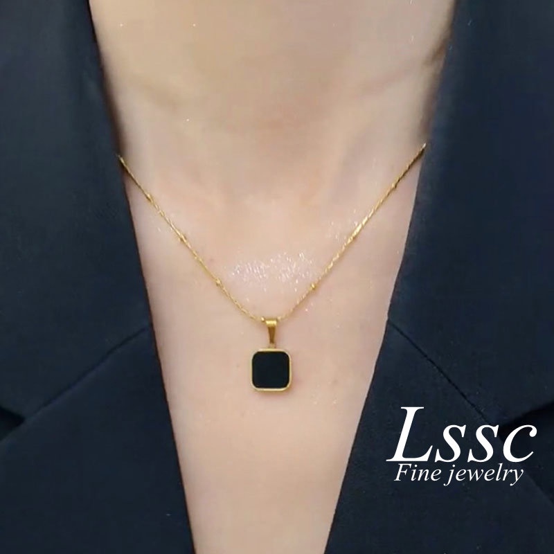 Kalung Titanium Wanita Persegi Hitam Korea Aesthetic Emas 18K Anti Karat Fashion Aksesoris Perhiasan