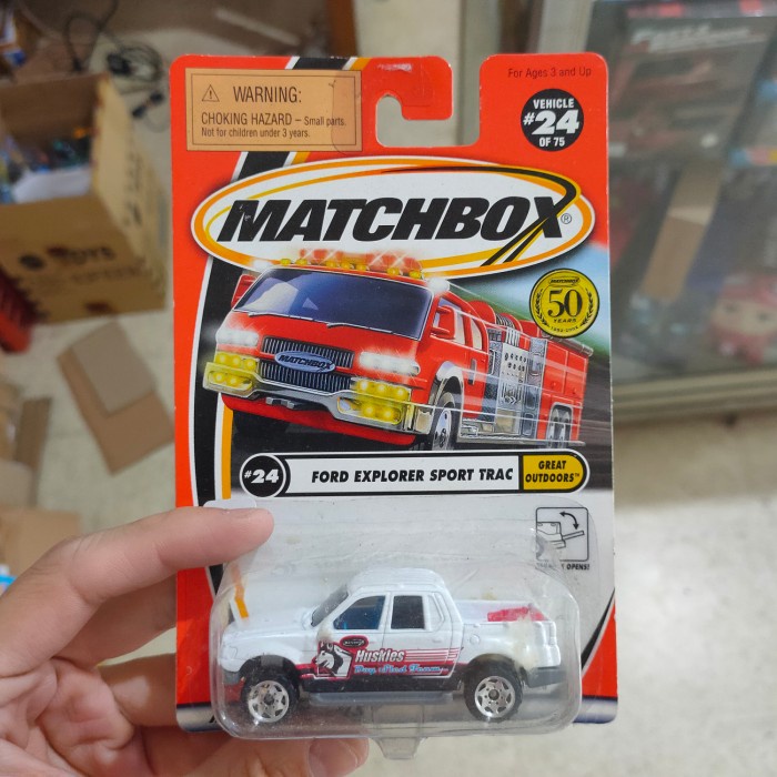 matchbox ford explorer sport trac miniatur mainan pajangan