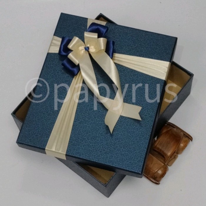 

PAPYRUS 25x30 Tinggi 5cm Kotak Kado Gift Box - Slide Foto 1