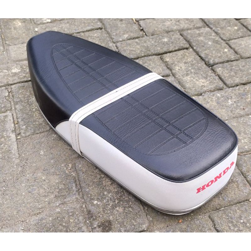 Jok honda c70 kombinasi warna putih