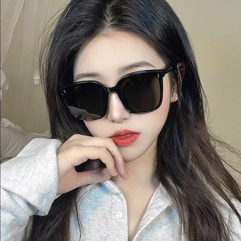 We Flower Trendy Frid Hitam Oversized Sunglasses Untuk Wanita Pria Chic Perlindungan UV400 Mengemudi Kacamata Liburan Nuansa Luar Ruangan Fashion Kacamata Sunny