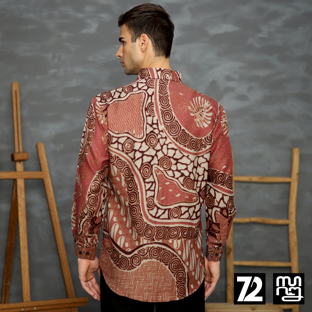 KEMEJA BATIK PRIA LENGAN PANJANG Kemeja Dobby Slimfit Motif Parang Roll Warna Dusty Pink Maroon 723439 Cap 72 - Baju Kemeja Atasan Pakaian Setelan Batik Pria Cowok Laki Laki Remaja Keluarga Kantor Lengan Panjang Modern Slimfit Slim Fit Premium Kekinian