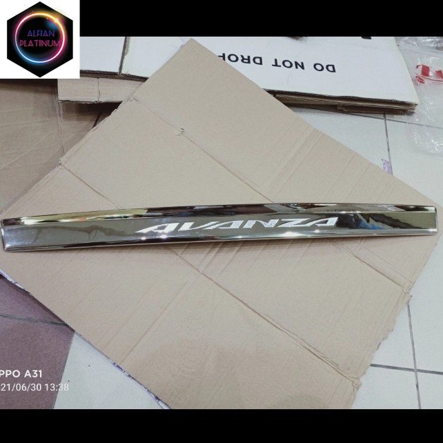 Trunklid bagasi All new Avanza 2012-2014 tulisan Avanza tempel