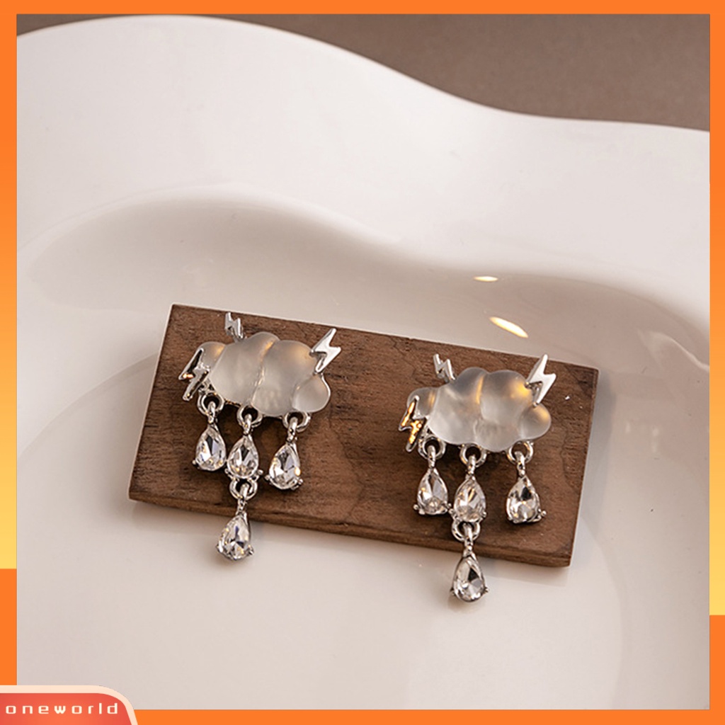 [EONE] 1pasang Anting Pejantan Desain Awan Hujan Elegan Temperamen Hadiah Menyenangkan Kristal Imitasi Raindrop Pendant Menjuntai Anting Perhiasan Fashion