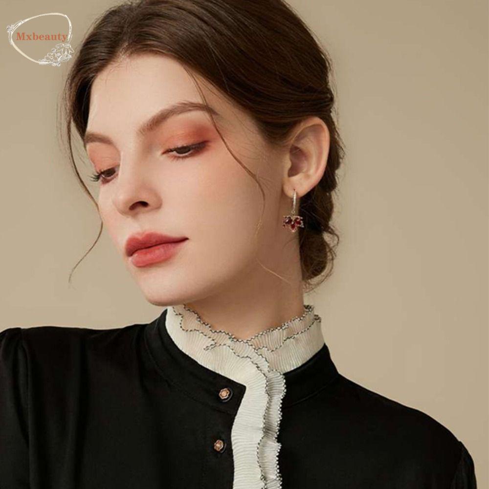 Mxbeauty Wanita Anting Kristal Halus Berkilau Mengkilap Klip Telinga Gadis Ear Drop Fashion Perhiasan Ear Stud Berlian Imitasi Temperamen Gaya Korea Menjuntai Earrings