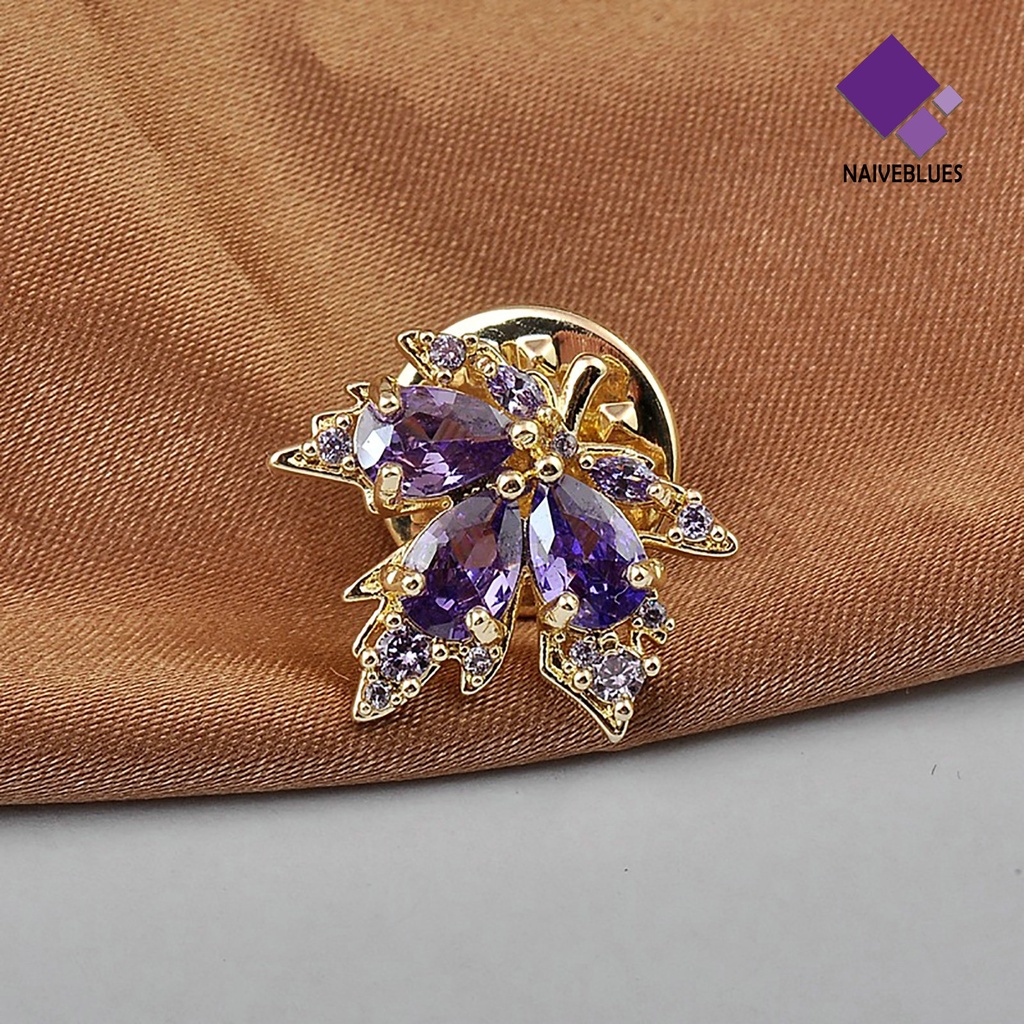 &lt; Naiveblues &gt; Pin Lencana Temperamen Electroplating Berlian Imitasi Bentuk Geometris Dress Up Colorful Cubic Maple Leaf