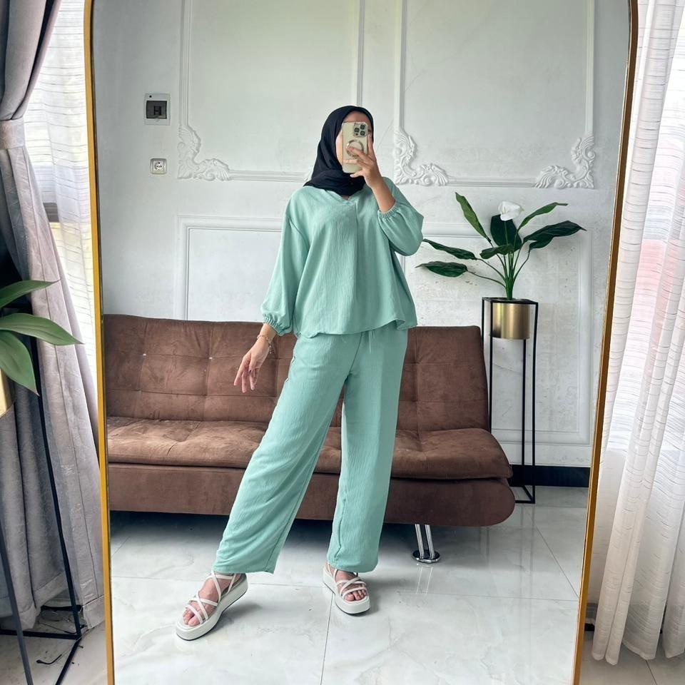 BEFAST - ZFC OOTD WANITA SETELAN CICA / Betha One Set Wanita Polos Airflow / Oneset Casual Wanita Keluaran Terbaru / Fashion Kekinian Remaja ABG Trendy / Outfit Daily Wanita Terlaris / Set Atasan V-neck Legan Panjang+Celana 3/4