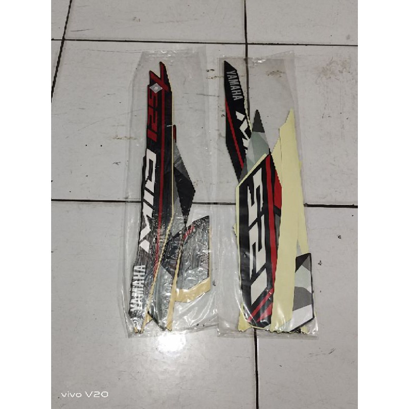 striping mio M3 tahun 2016 warna hitam