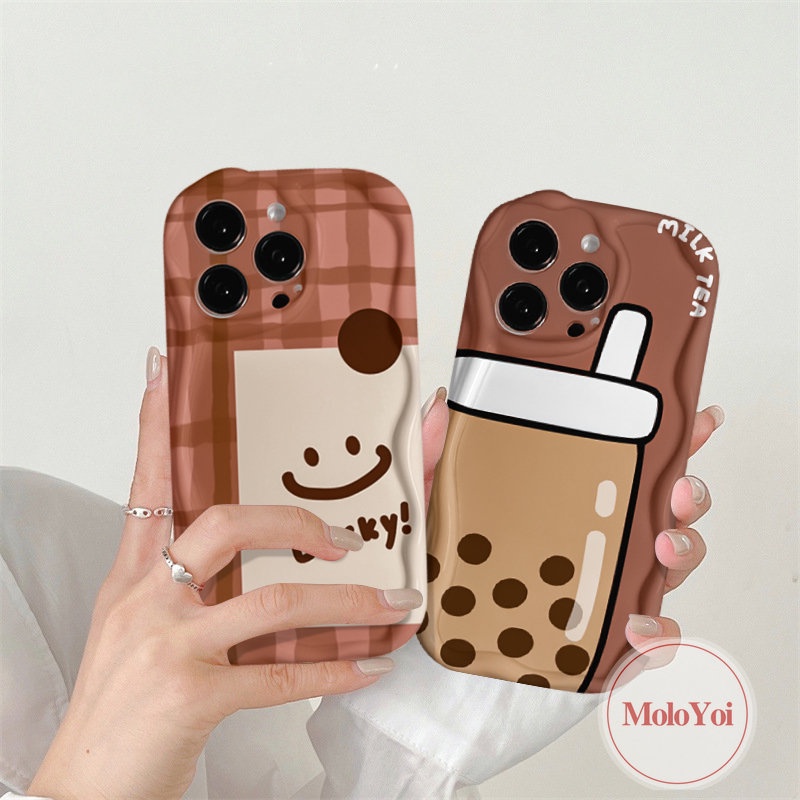 IPHONE Kartun Milk Tea Cute Smiley Back Case Kompatibel Untuk Iphone11 12 14 13 Pro Max XR X XS Max 7Plus 8 6s 7 6 Plus 8Plus SE 2020 Kreatif 3D Wavy Curved Edge Phone Soft Tpu Cover